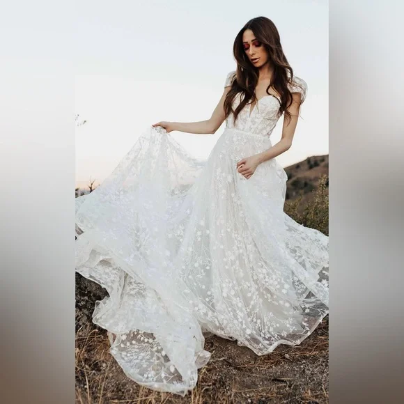 Martina Liana Dresses Martina Liana Luxe Wedding Dress Le179